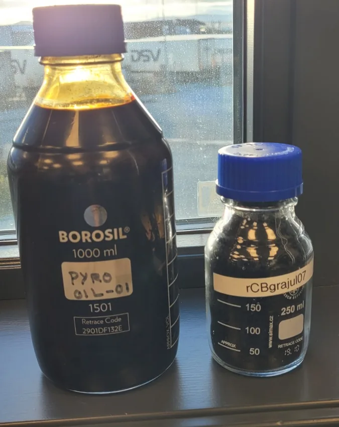 Samples of tyre pyrolysis oil from the pilot plant